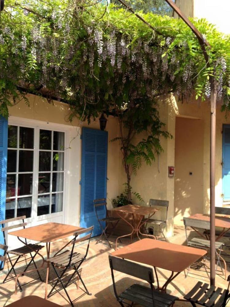 Hotel Des Glycines 3*